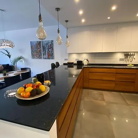 Mirella - Penthouse With Privat Pool And Terrace Appartement
